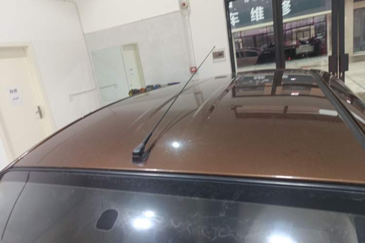 Used Venucia R30 2014 1.2L Manual Comfort Edition Roof