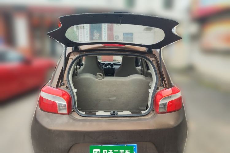 Used Venucia R30 2014 1.2L Manual Enjoyment Edition Trunk