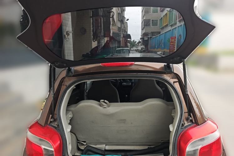 Used Venucia R30 2014 1.2L Manual Enjoyment Edition Trunk