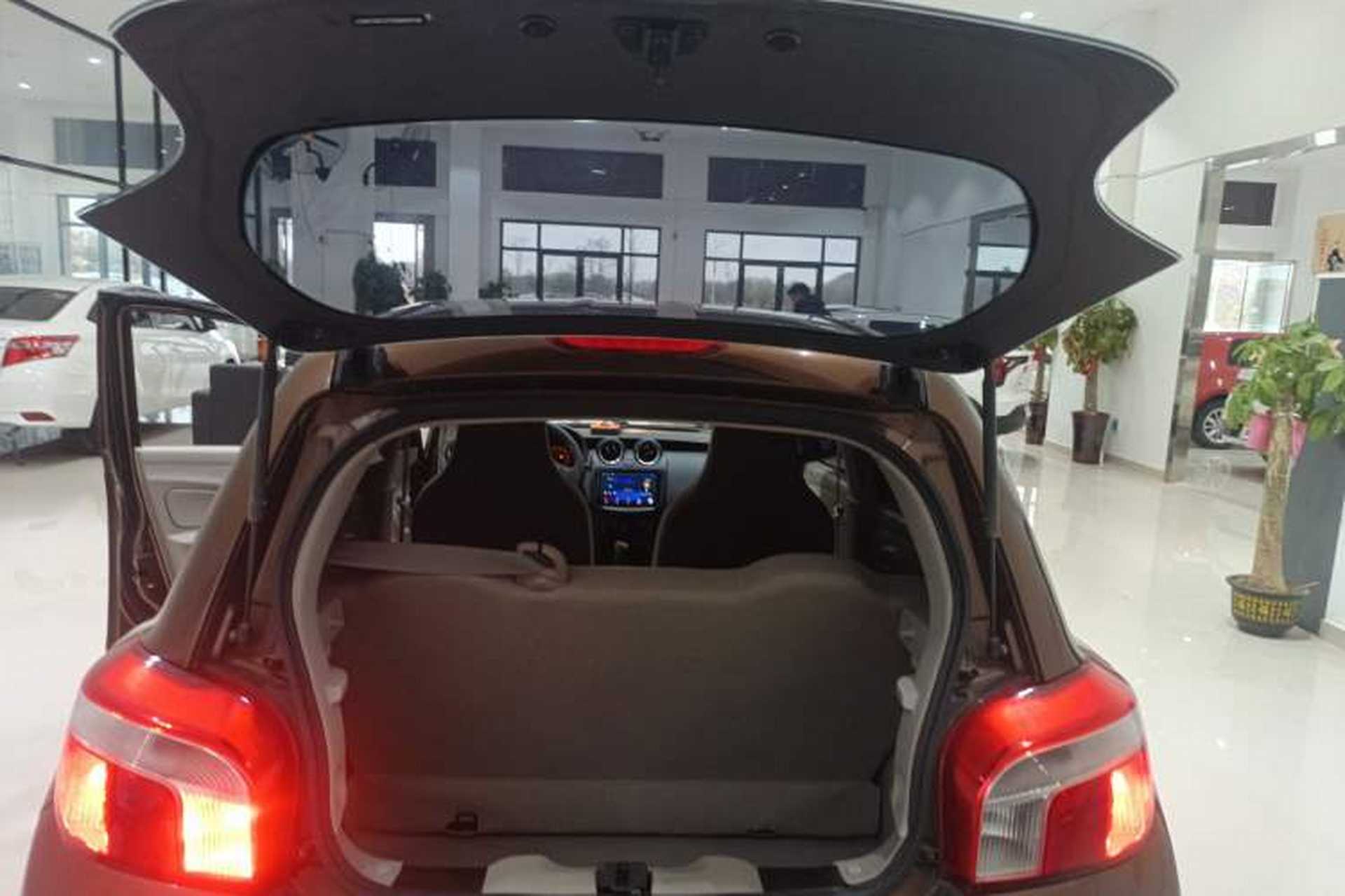 Used Venucia R30 2014 1.2L Manual Comfort Edition Trunk