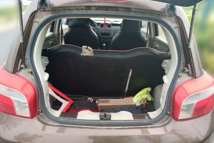 Used Venucia R30 2014 1.2L Manual Enjoyment Edition Trunk