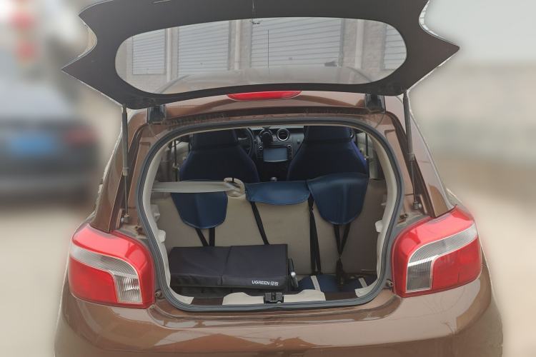 Used Venucia R30 2014 1.2L Manual Enjoyment Edition Trunk