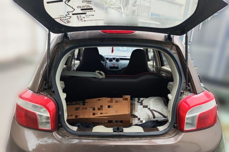Used Venucia R30 2014 1.2L Manual Enjoyment Edition Trunk