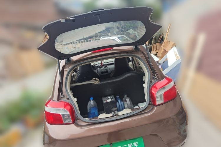 Used Venucia R30 2014 1.2L Manual Enjoyment Edition Trunk