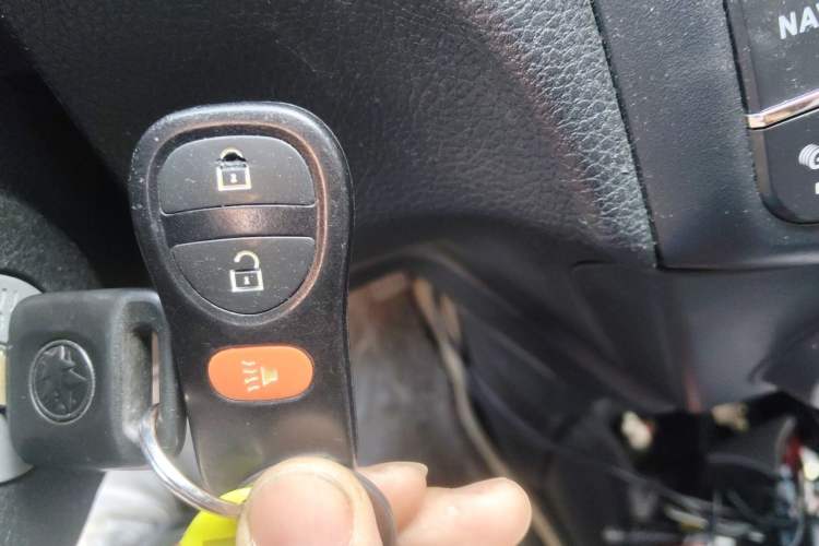Used Venucia R30 2014 1.2L Manual Enjoyment Edition Vehicle Key