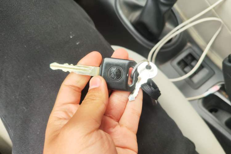 Used Venucia R30 2014 1.2L Manual Enjoyment Edition Vehicle Key