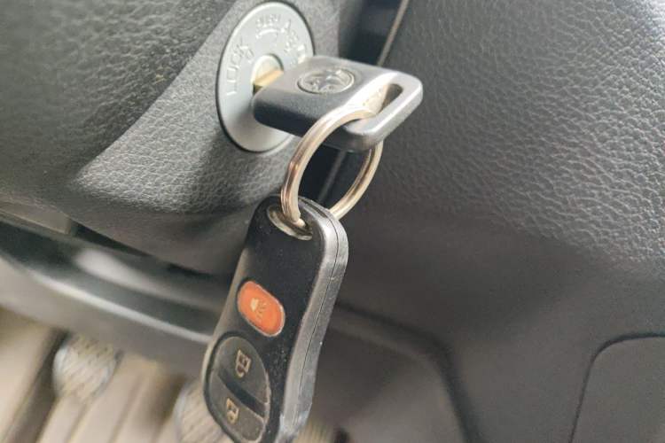 Used Venucia R30 2014 1.2L Manual Enjoyment Edition Vehicle Key