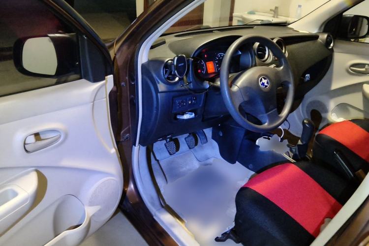 Used Venucia R30 2014 1.2L Manual Luxury Edition Driver Seat