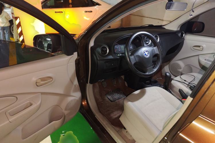 Used Venucia R30 2014 1.2L Manual Comfort Edition Driver Seat