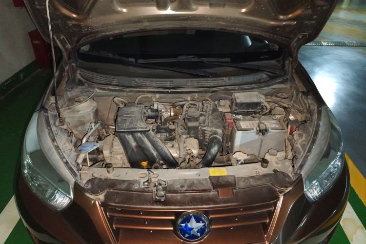 Used Venucia R30 2014 1.2L Manual Comfort Edition Engine Bay