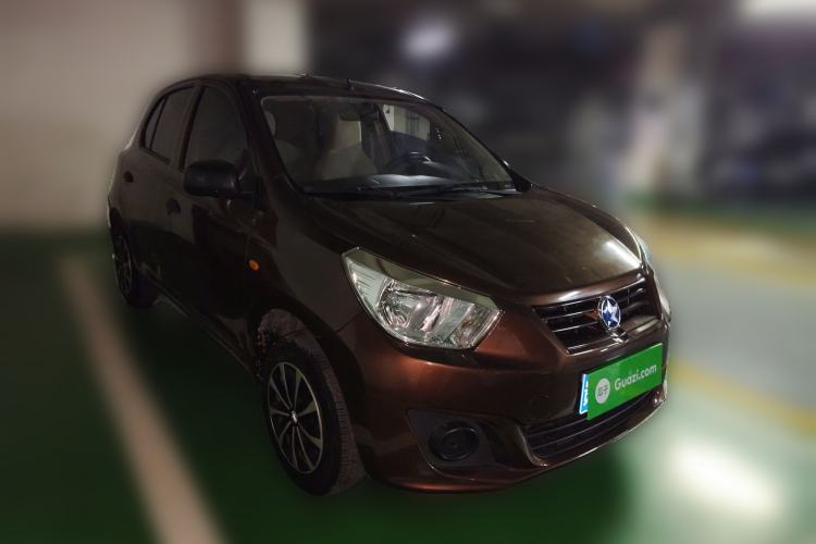 Used Venucia R30 2014 1.2L Manual Comfort Edition Front Right 45 Deg