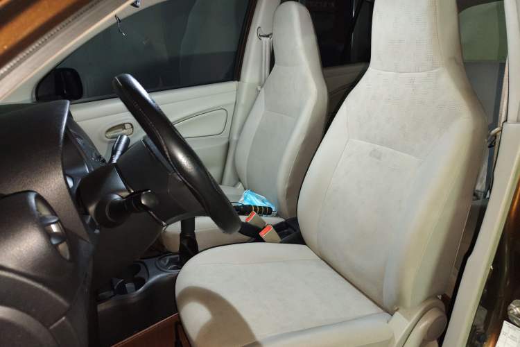 Used Venucia R30 2014 1.2L Manual Comfort Edition Left Front Seat