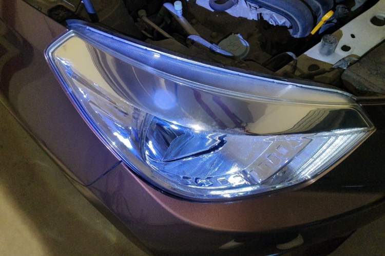 Used Venucia R30 2014 1.2L Manual Luxury Edition Right Front Headlight