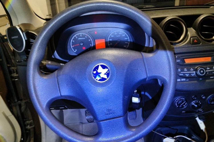 Used Venucia R30 2014 1.2L Manual Luxury Edition Steering Wheel