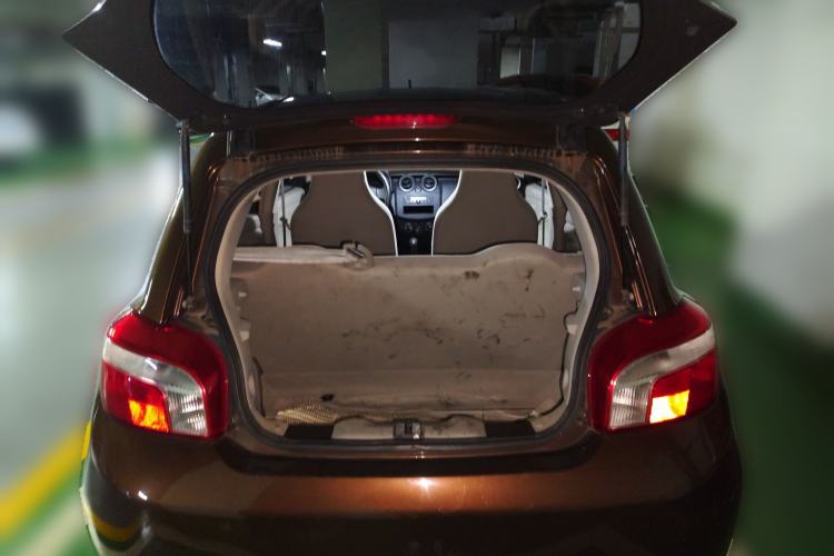 Used Venucia R30 2014 1.2L Manual Comfort Edition Trunk