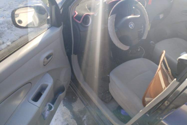 Used Venucia R30 2014 1.2L Manual Luxury Edition Driver Seat