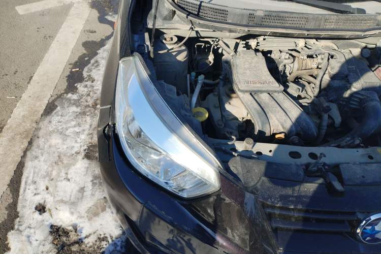Used Venucia R30 2014 1.2L Manual Luxury Edition Engine Bay Right