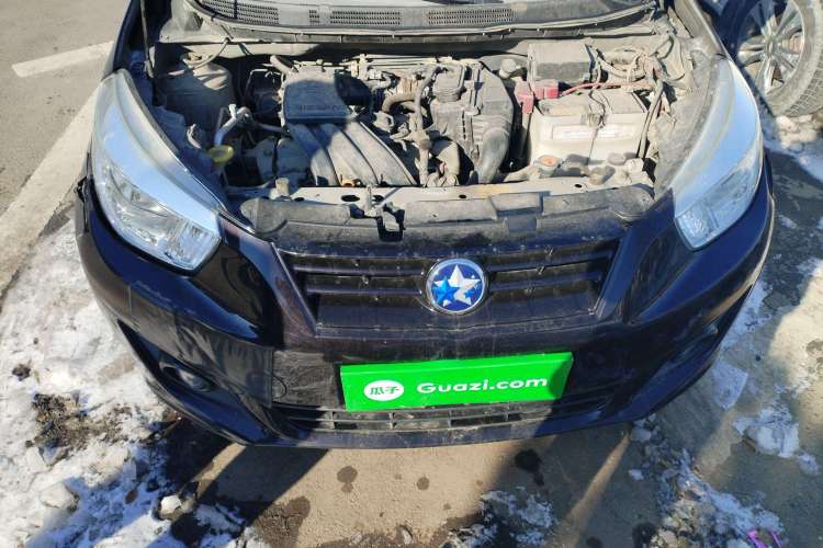 Used Venucia R30 2014 1.2L Manual Luxury Edition Engine Bay