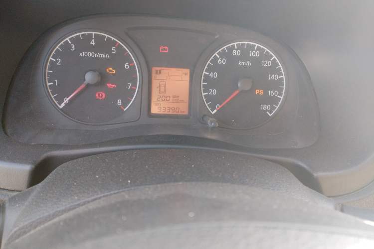 Used Venucia R30 2014 1.2L Manual Luxury Edition Odometer Close Up