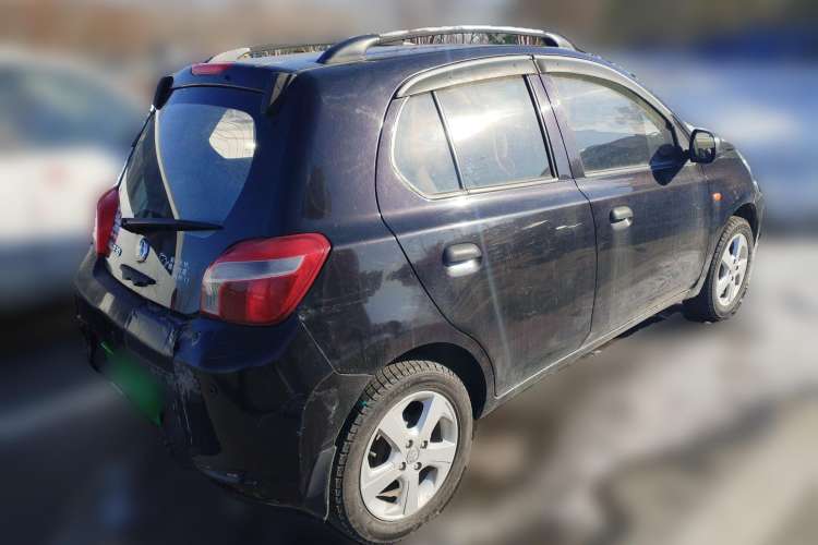 Used Venucia R30 2014 1.2L Manual Luxury Edition Rear Right 45 Deg