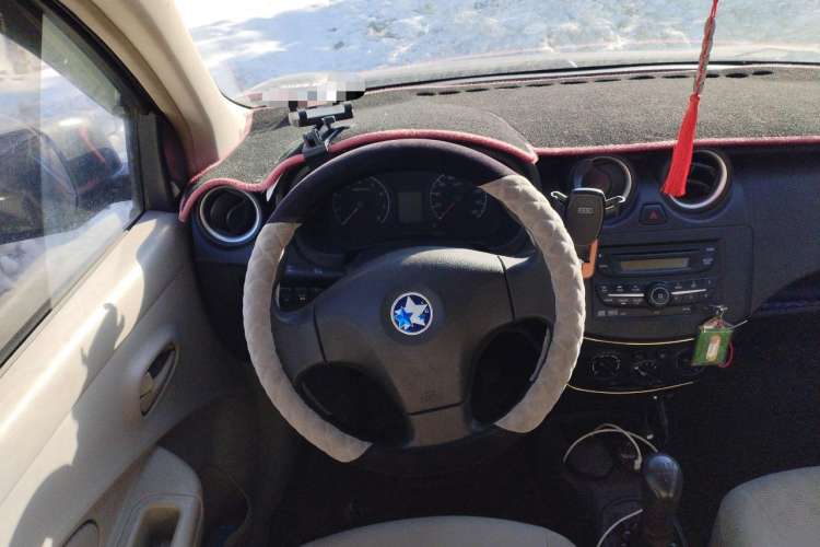 Used Venucia R30 2014 1.2L Manual Luxury Edition Steering Wheel