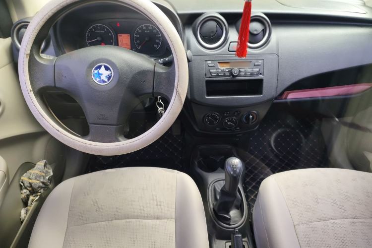 Used Venucia R30 2014 1.2L Manual Comfort Edition Center Console