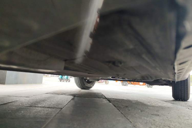 Used Venucia R30 2014 1.2L Manual Comfort Edition Chassis Front Left