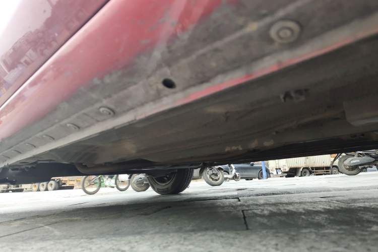 Used Venucia R30 2014 1.2L Manual Comfort Edition Chassis Front Right