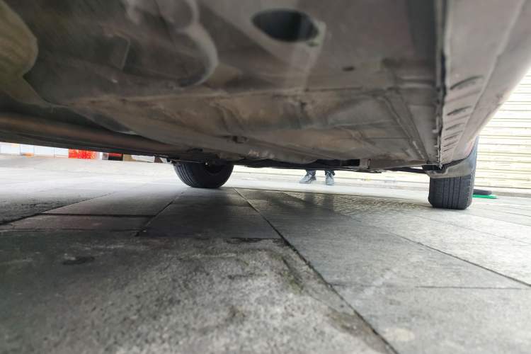Used Venucia R30 2014 1.2L Manual Comfort Edition Chassis Rear Right