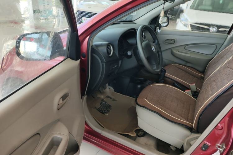Used Venucia R30 2014 1.2L Manual Enjoyment Edition Driver Seat