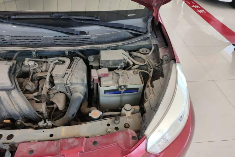Used Venucia R30 2014 1.2L Manual Enjoyment Edition Engine Bay Left