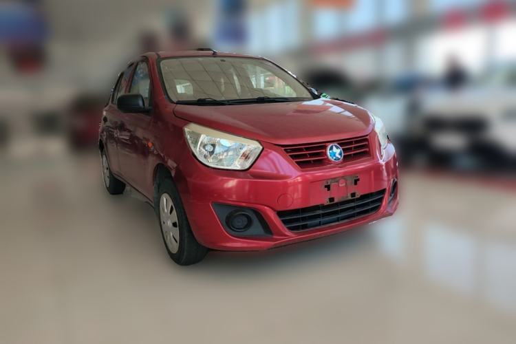 Used Venucia R30 2014 1.2L Manual Enjoyment Edition Front Right 45 Deg
