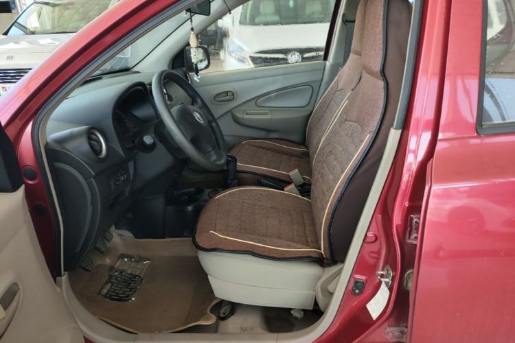 Used Venucia R30 2014 1.2L Manual Enjoyment Edition Left Front Seat
