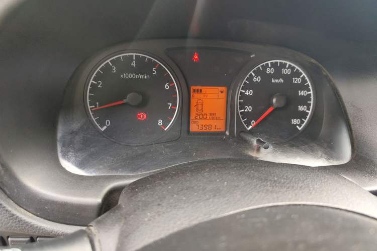 Used Venucia R30 2014 1.2L Manual Comfort Edition Odometer Close Up
