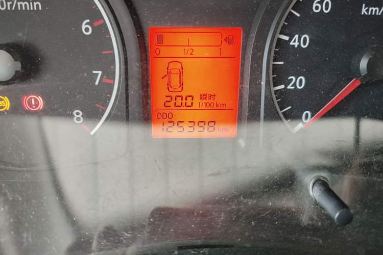 Used Venucia R30 2014 1.2L Manual Enjoyment Edition Odometer Close Up