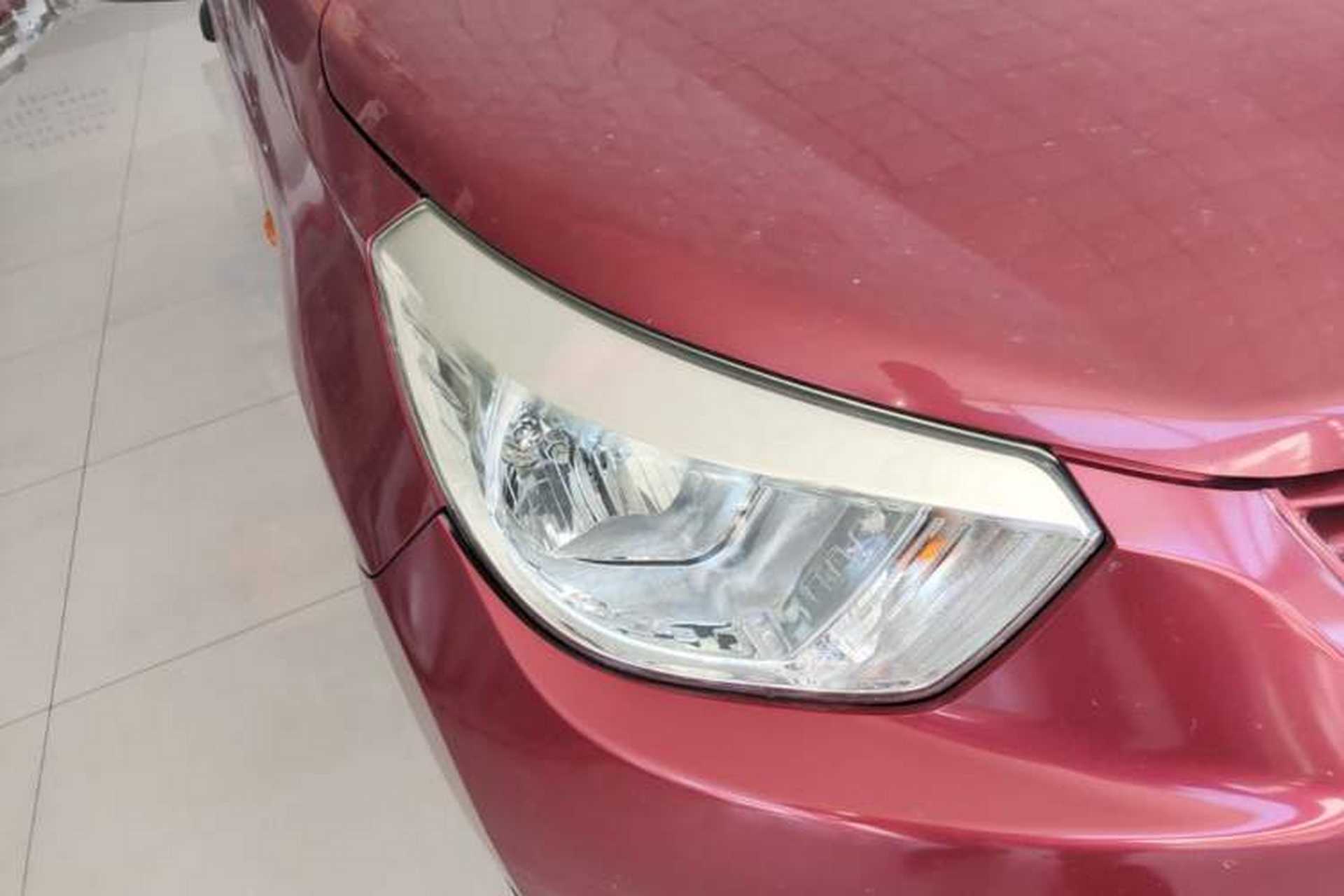 Used Venucia R30 2014 1.2L Manual Enjoyment Edition Right Front Headlight