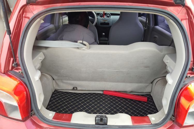 Used Venucia R30 2014 1.2L Manual Comfort Edition Trunk
