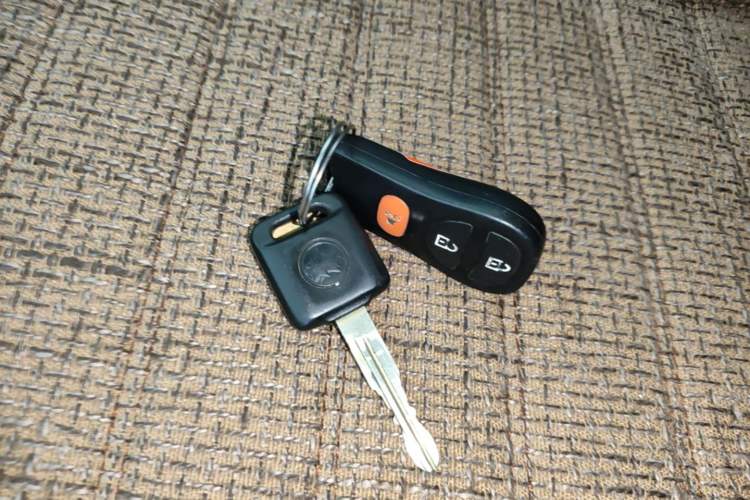 Used Venucia R30 2014 1.2L Manual Enjoyment Edition Vehicle Key