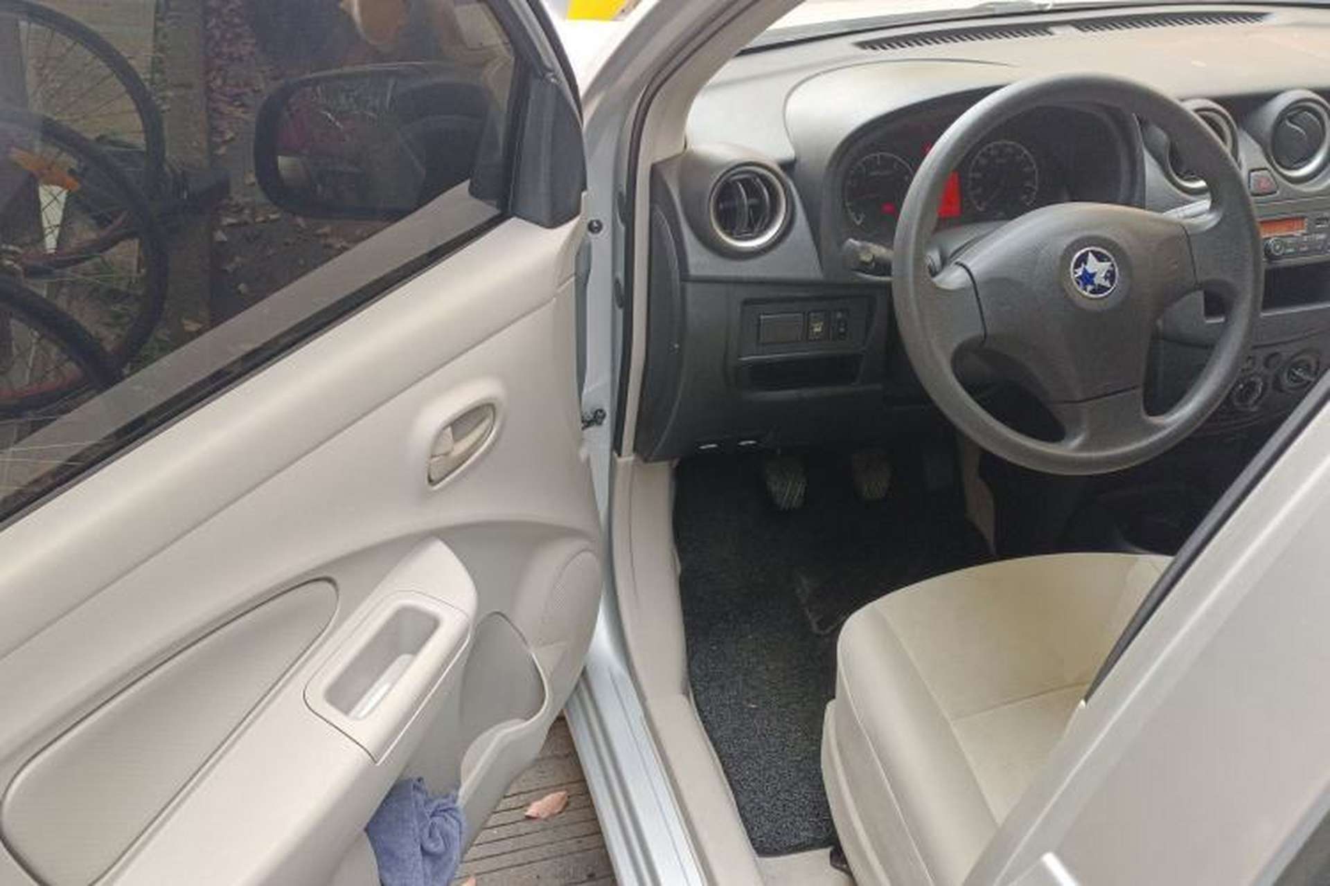 Used Venucia R30 2014 1.2L Manual Comfort Edition Driver Seat