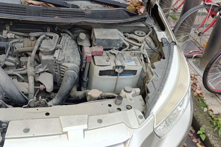 Used Venucia R30 2014 1.2L Manual Comfort Edition Engine Bay Left