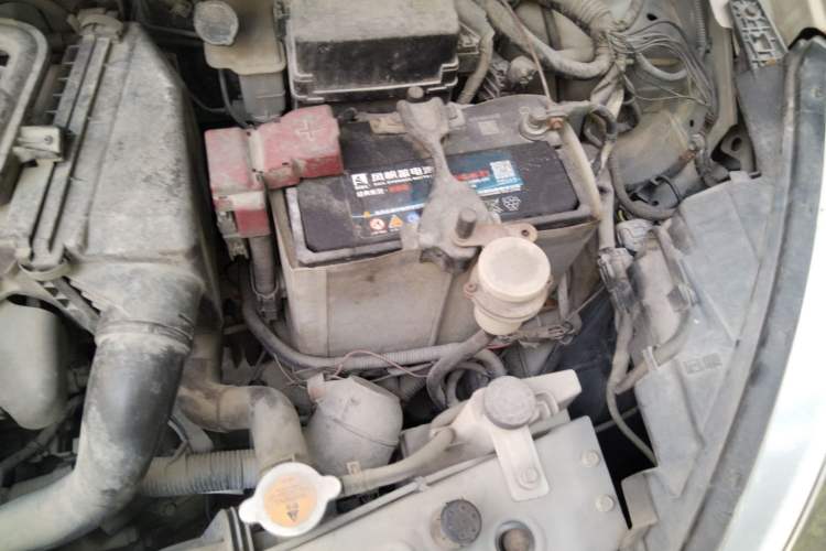 Used Venucia R30 2014 1.2L Manual Enjoyment Edition Engine Bay Left
