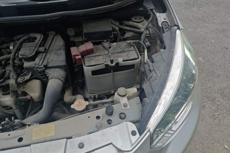 Used Venucia R30 2014 1.2L Manual Comfort Edition Engine Bay Left