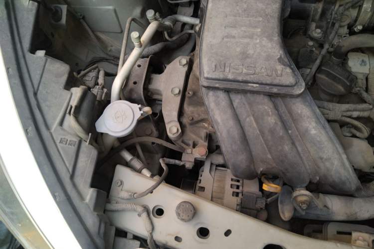 Used Venucia R30 2014 1.2L Manual Enjoyment Edition Engine Bay Right