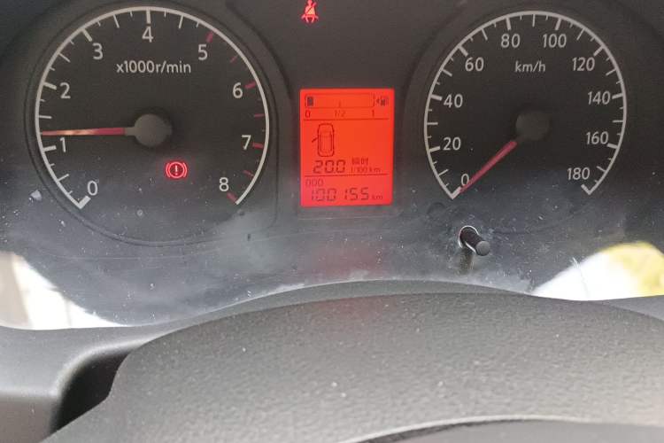 Used Venucia R30 2014 1.2L Manual Comfort Edition Odometer Close Up