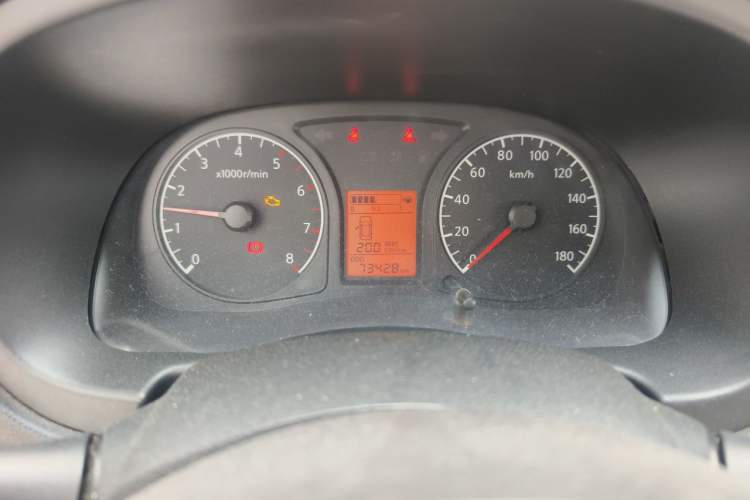 Used Venucia R30 2014 1.2L Manual Enjoyment Edition Odometer Close Up