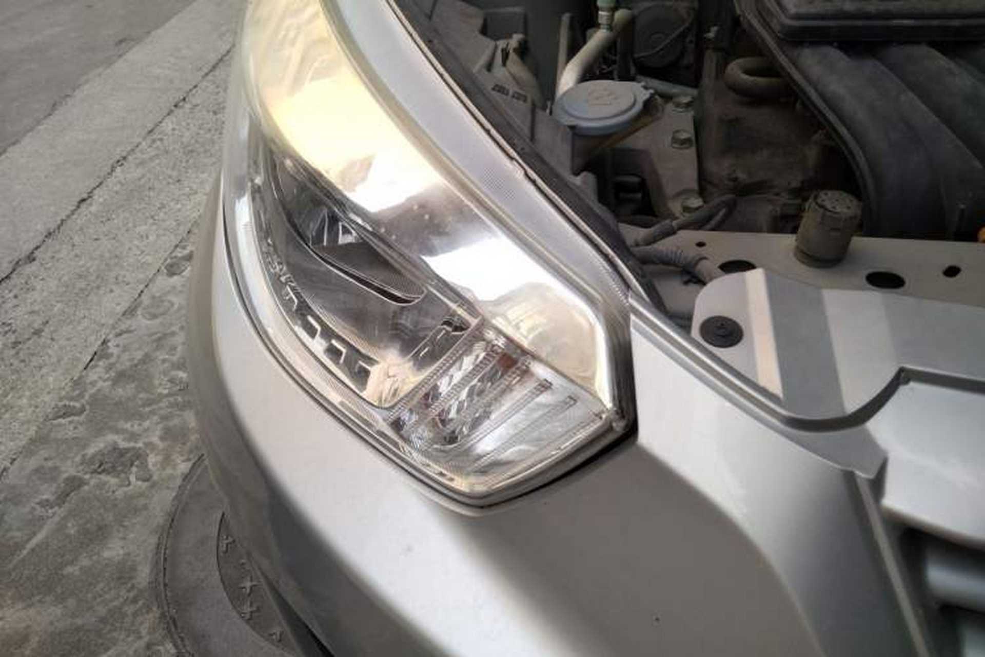 Used Venucia R30 2014 1.2L Manual Enjoyment Edition Right Front Headlight