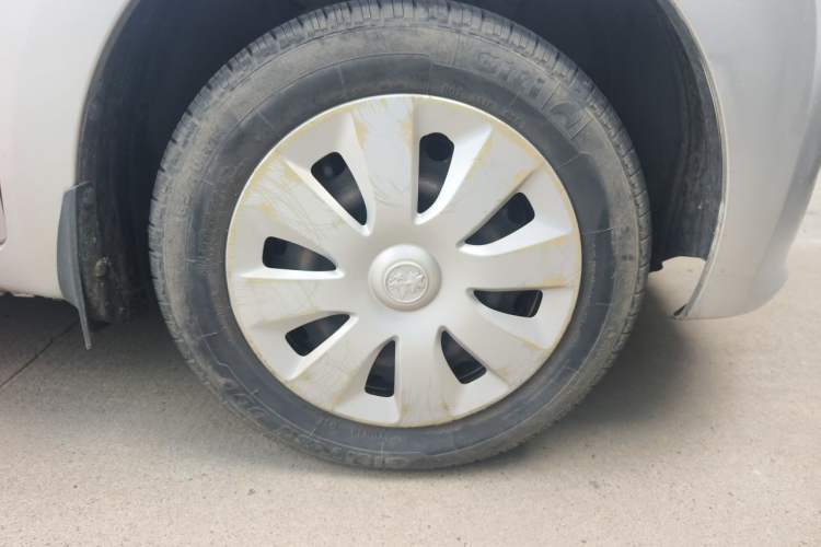 Used Venucia R30 2014 1.2L Manual Enjoyment Edition Right Front Wheel Hub
