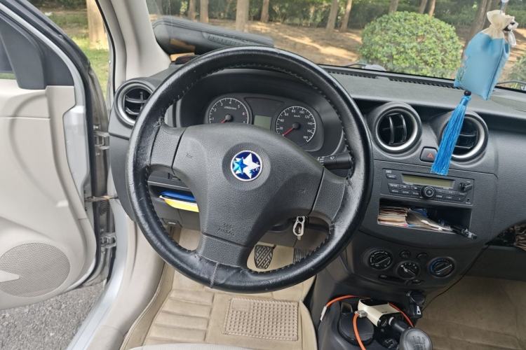 Used Venucia R30 2014 1.2L Manual Comfort Edition Steering Wheel
