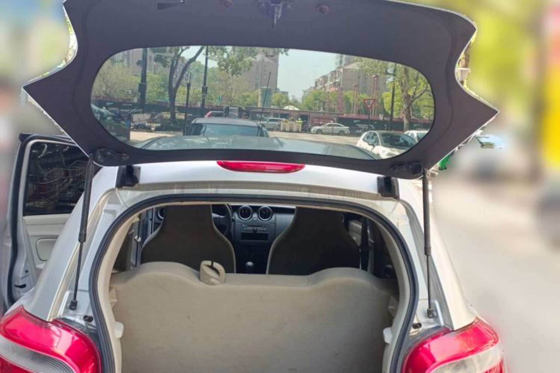 Used Venucia R30 2014 1.2L Manual Comfort Edition Trunk