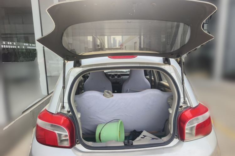 Used Venucia R30 2014 1.2L Manual Enjoyment Edition Trunk
